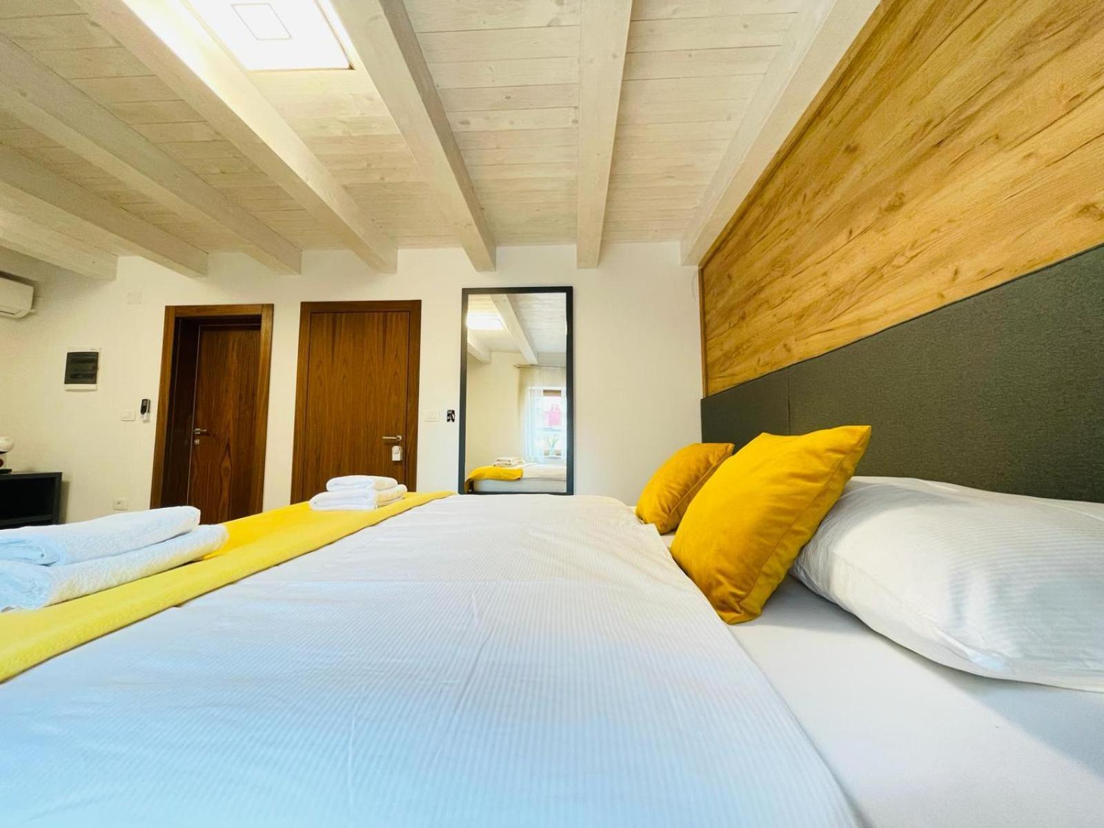Fazana City Rooms With Free Parking Esterno foto