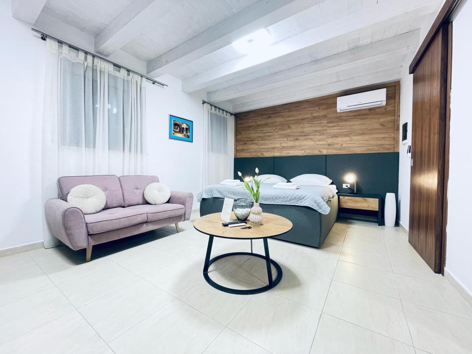 Fazana City Rooms With Free Parking Esterno foto