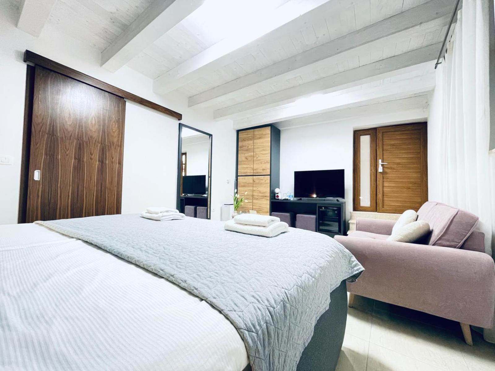 Fazana City Rooms With Free Parking Esterno foto