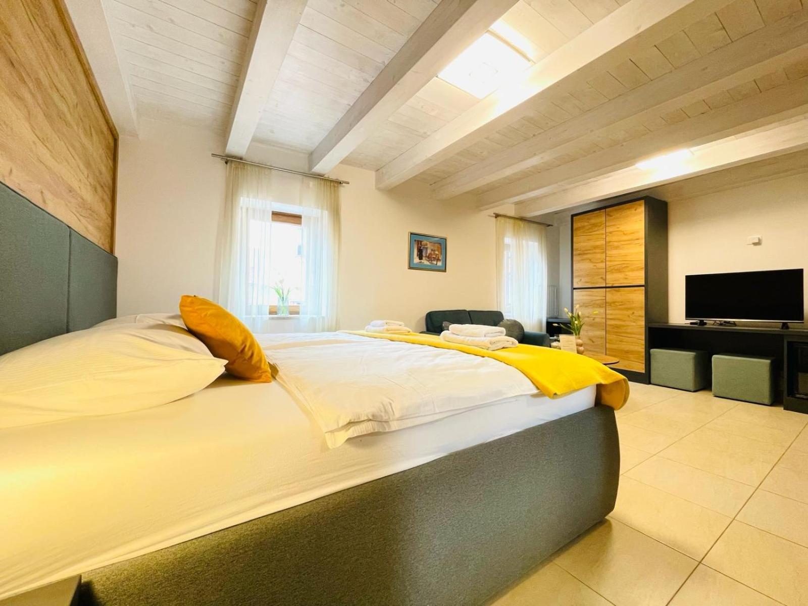 Fazana City Rooms With Free Parking Esterno foto