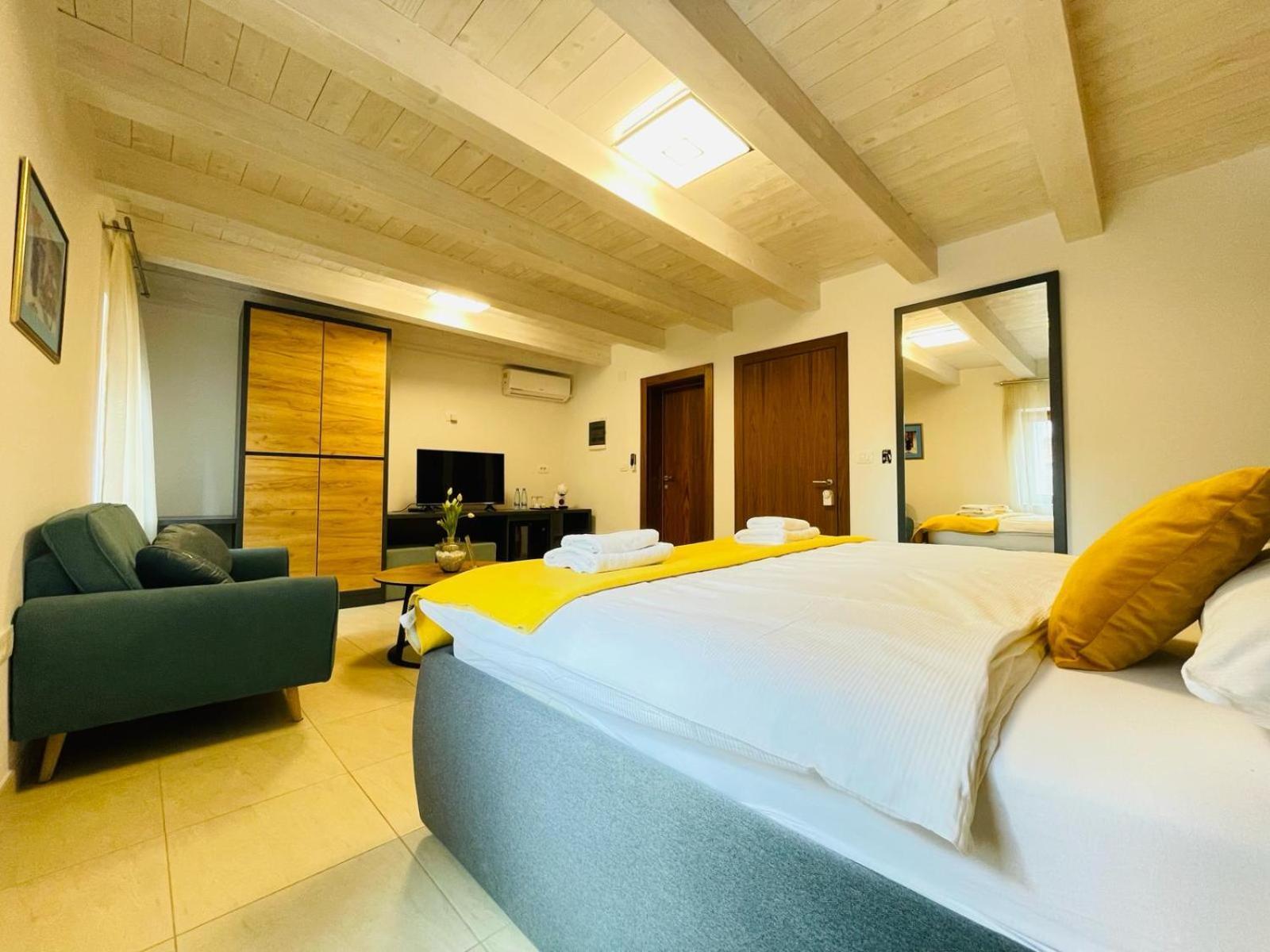 Fazana City Rooms With Free Parking Esterno foto